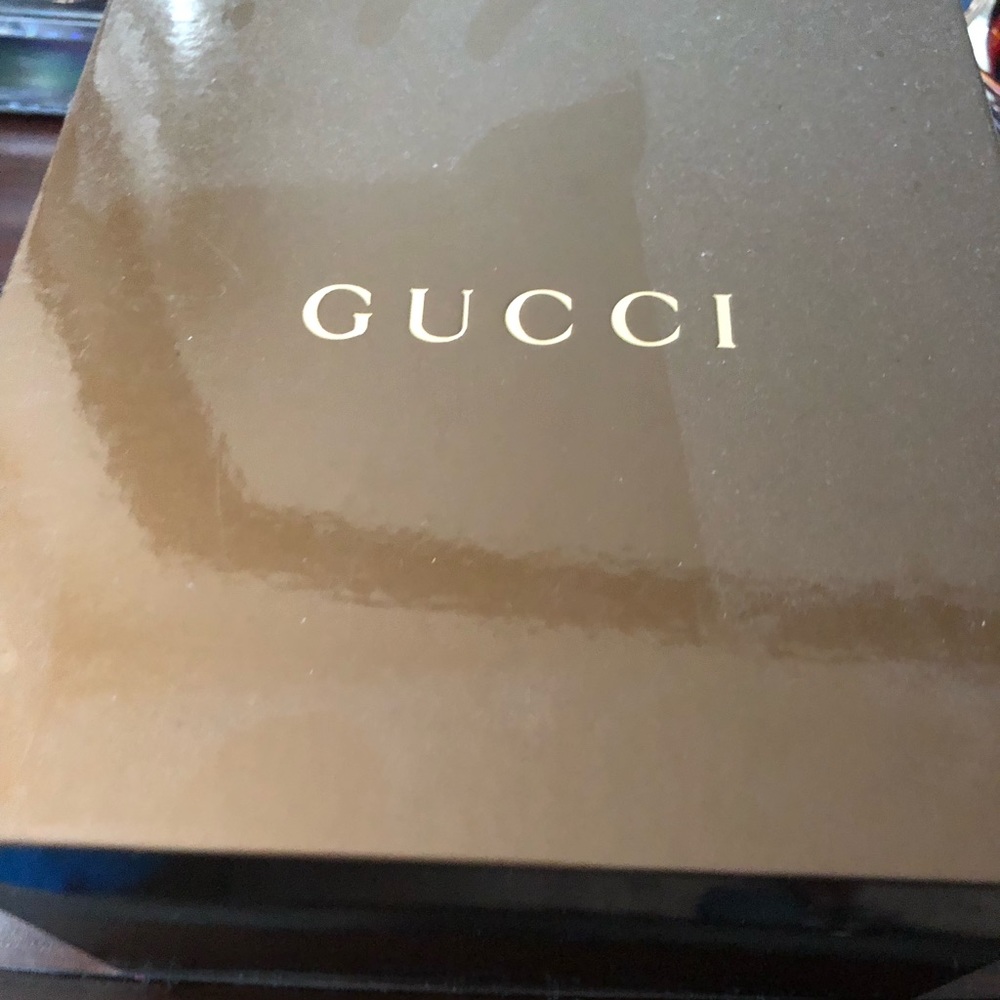 Used Gucci unisex watch.